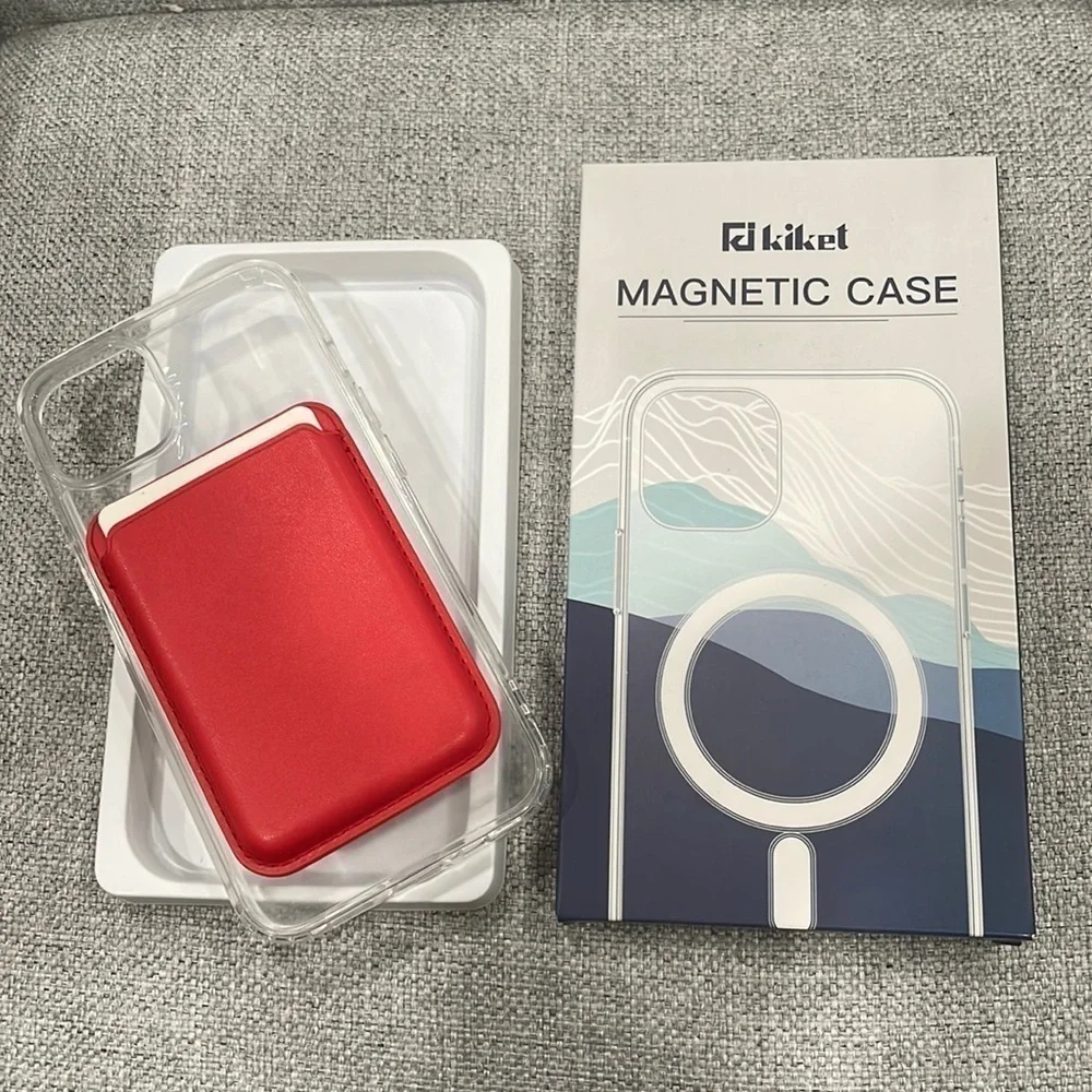 Iphone 1: magnetic case with wallet